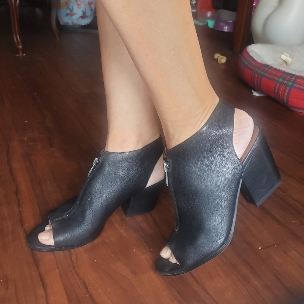 Franco Sarto Fayette Black Leather Open Toe Slingback Stacked Heel Sandal 8.5